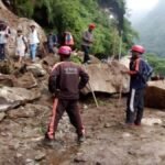 केदारनाथ: धाम पैदल मार्ग पर पत्थर गिरने से घोड़ा और डंडी कंडी सर्विस पर रोक d 1 (7)