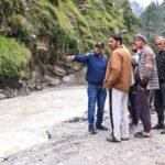 उत्तरकाशी: स्यानाचट्टी में राहत कार्यों का निरीक्षण: डीएम ने यमुना पुल एक सप्ताह में पूरा करने के दिए निर्देश d 4 (4)
